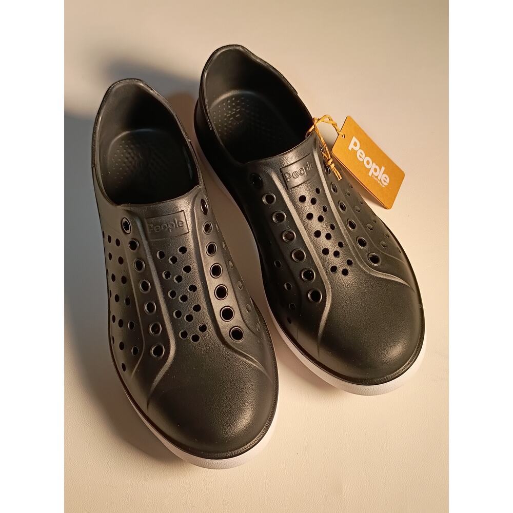People Footwear Rio Water Shoe - men's Size 7 - New
